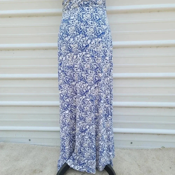 The Limited Blue Floral Strapless Boho Print Lightweight Stretch Maxi Dress Sz M - Picture 5 of 16
